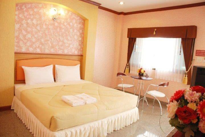 Martina Hotel Surin Exterior photo
